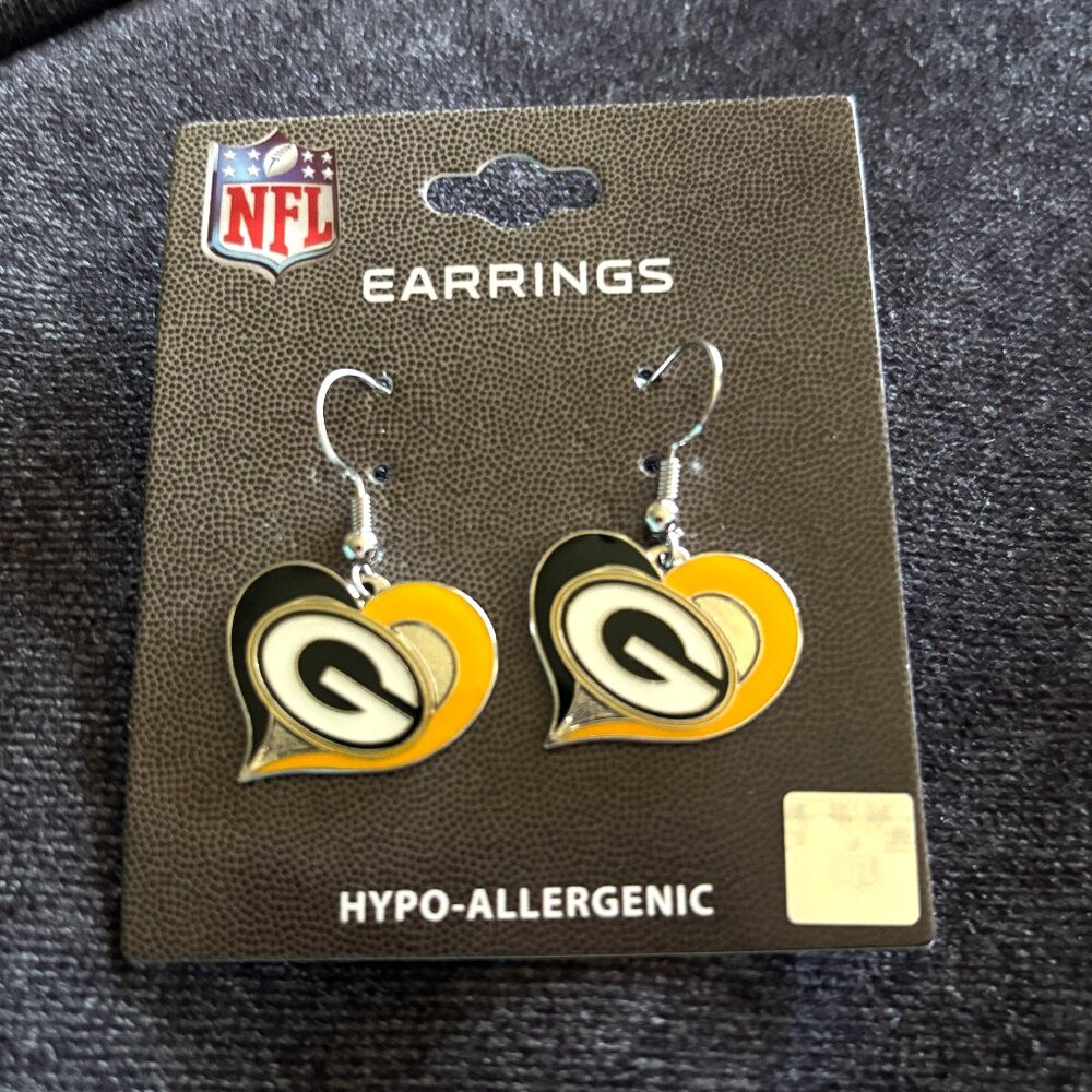 NWOT | NFL Green Bay Packers Swirl Heart Earrings